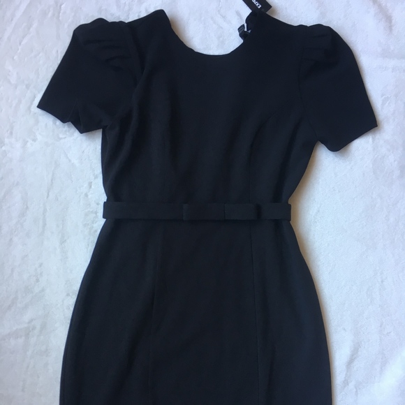 Express Dresses & Skirts - NWT! Black Express Capped Sleeve Dress!